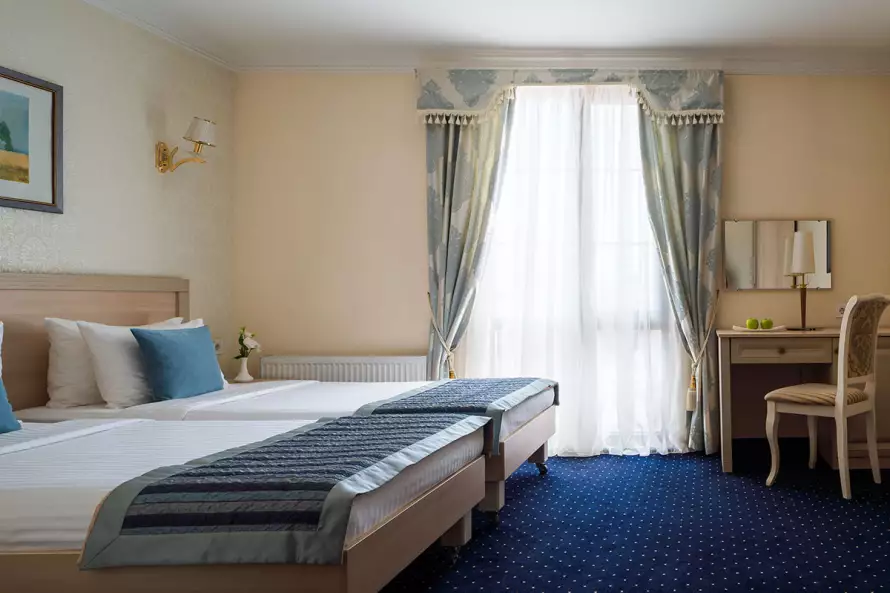 Rooms Standard Opera Theatre view, Hotel Mozart